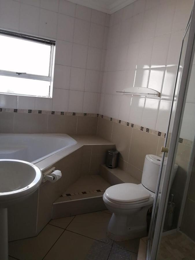 Palm View Guest House Pretoria-Noord Dış mekan fotoğraf