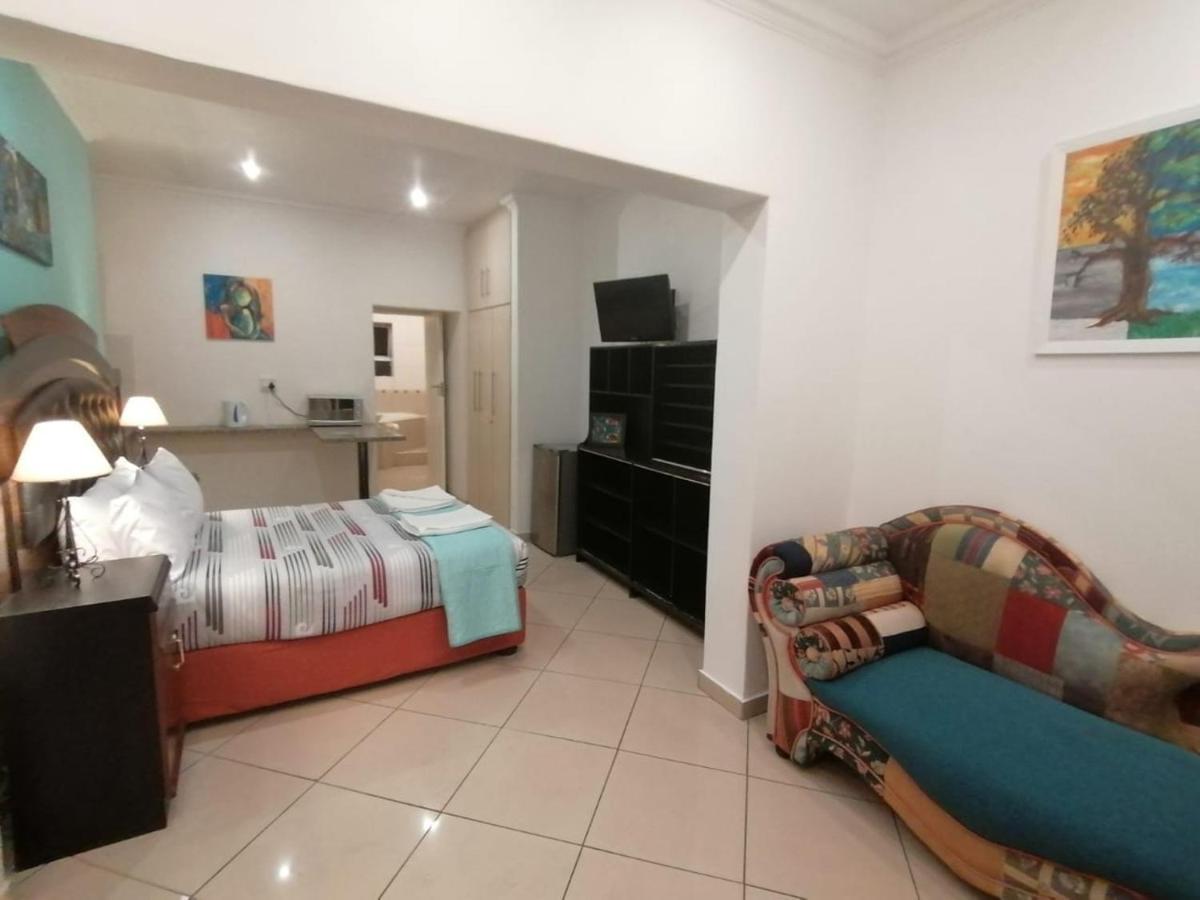 Palm View Guest House Pretoria-Noord Dış mekan fotoğraf