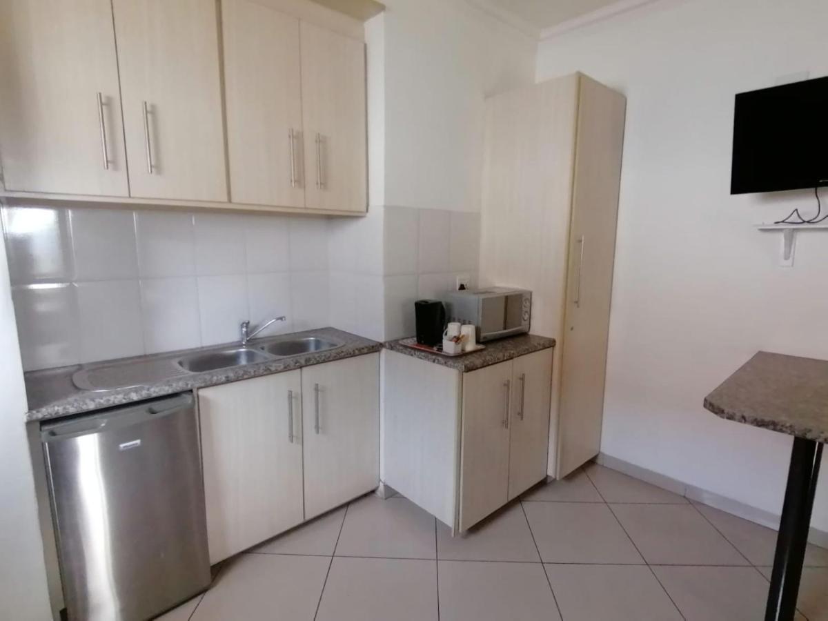 Palm View Guest House Pretoria-Noord Dış mekan fotoğraf